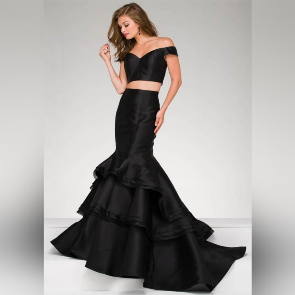 Jovani Black Mermaid Dress Size 2 Worn Once. Amazing Condition.